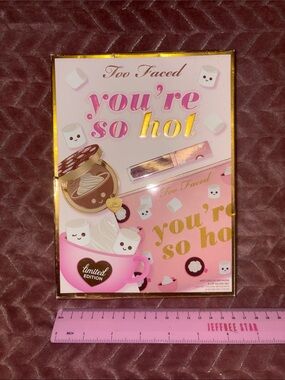 Too Faced You're So Hot ~ Hot Cocoa Bronzer & Lip Injection Gloss & Makeup Bag !